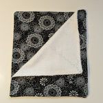 Load image into Gallery viewer, Black and White Florals 2-Ply Unpaper Towels
