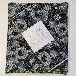 Black and White Florals 2-Ply Unpaper Towels
