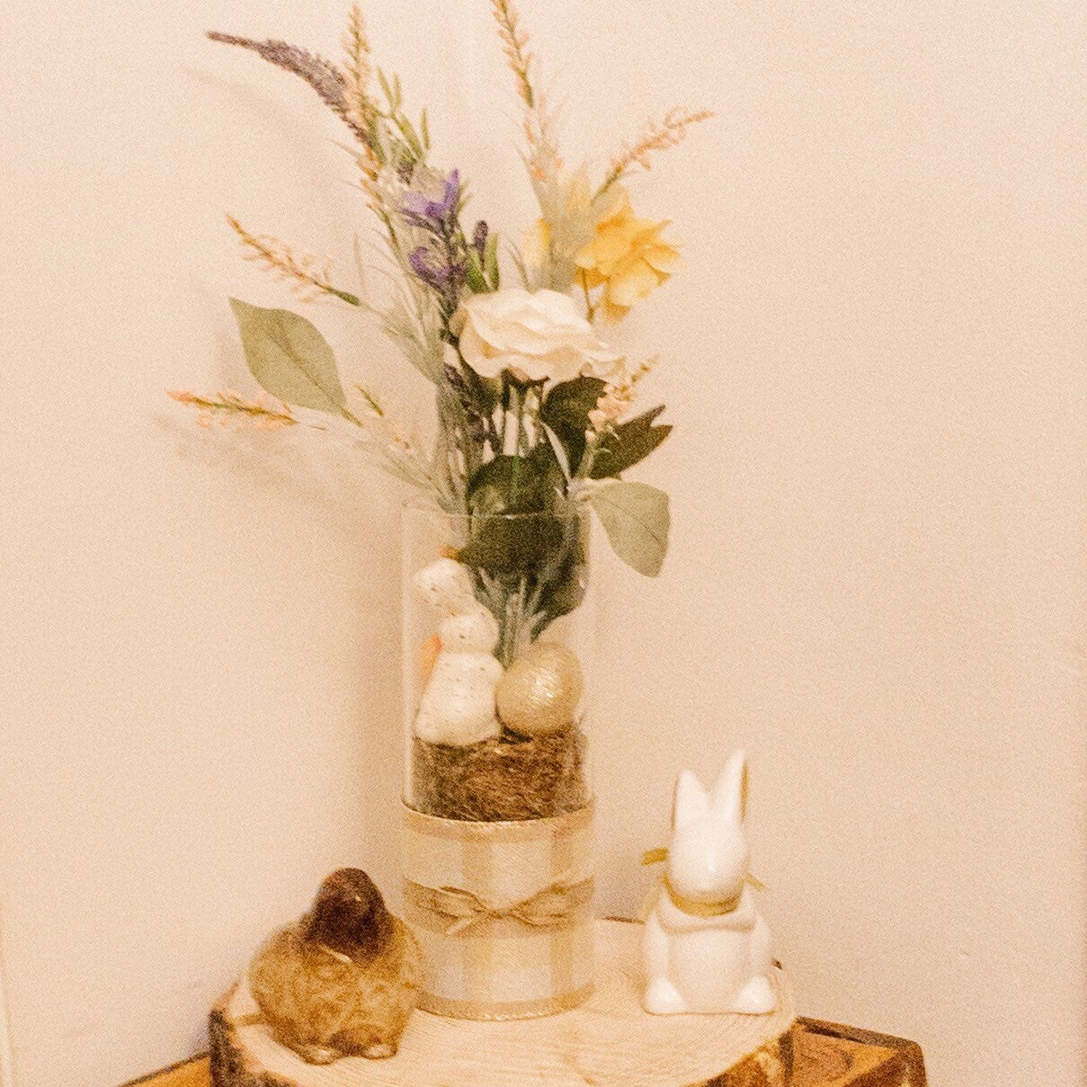 Easter Floral Arrangement/Easter vases/Easter Table Decor/Silk flower Vases/Whimsical Easter Decor/ Easter Gift//Easter/Farmhouse Easter