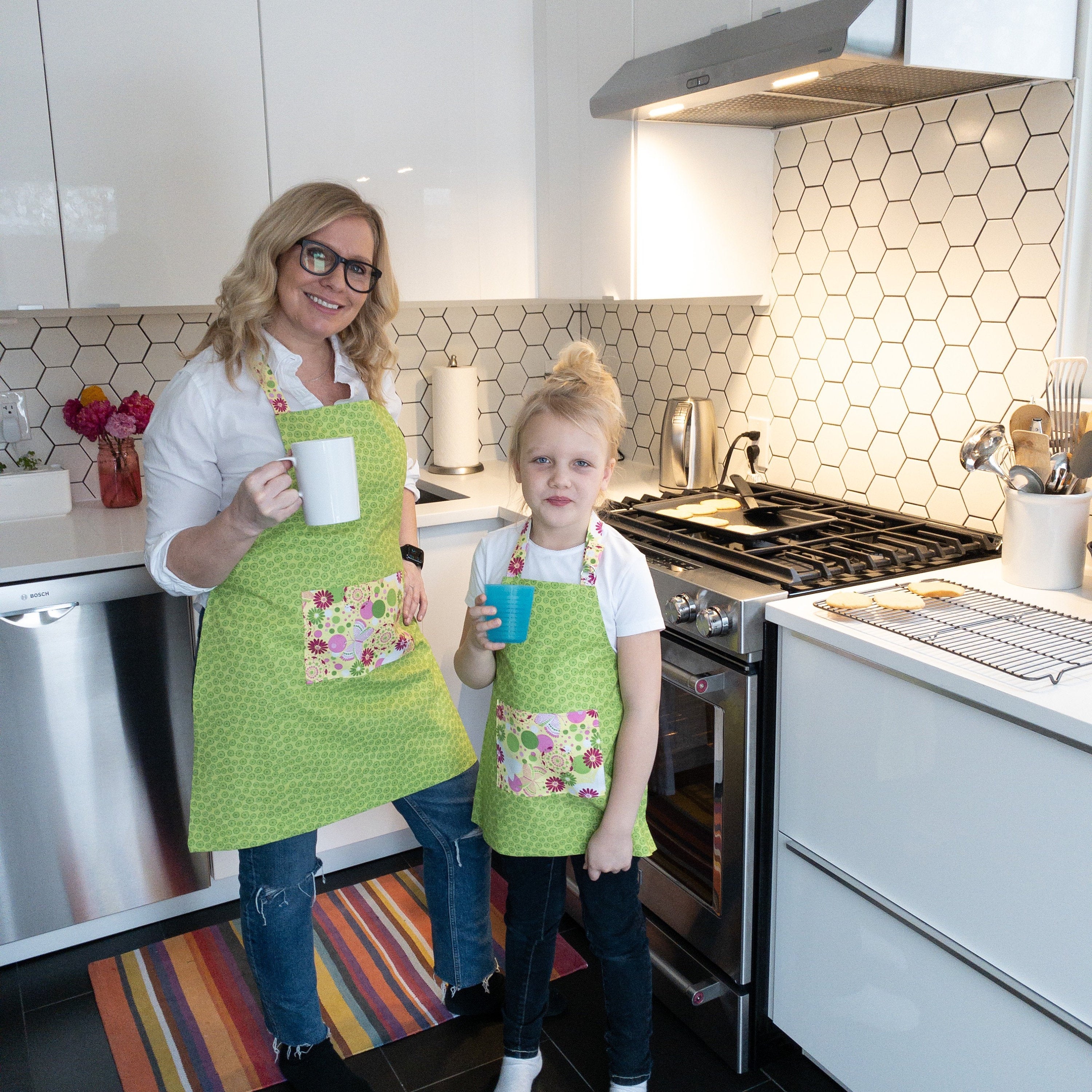Mommy and Me Apron – moveovermartha