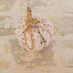 Charger l&#39;image dans la galerie, Mini knitted pumpkins| Doll House Decor| Mini pumpkins| Eco-friendly fall| Housewarming Gifts |Placecard holder/ Lil Pumpkin/ Baby Shower
