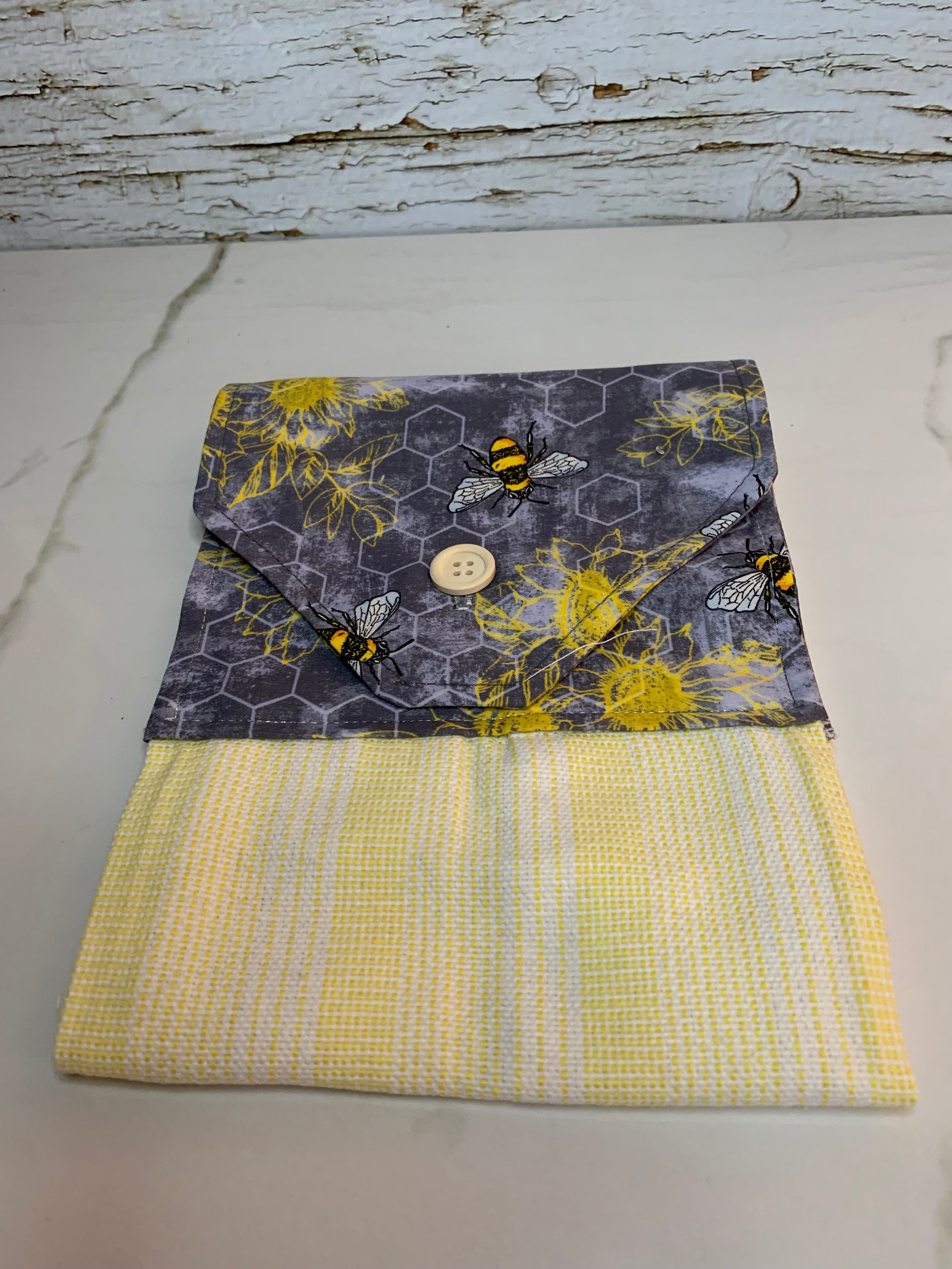 Hanging Tea Towels/Cotton Tea Towels/Hand Towel/Kitchen Towel/Yellow Towel/Lemon Print Tea Towel/Bee Print Tea Towels/Urban Kitchen/